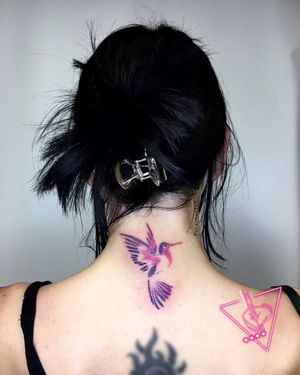 Handpoked Hummingbird Colour Tattoo by Pokeyhontas @ KTREW Tattoo - Birmingham, UK #handpoked #handpoke #hummingbird #stickandpoke #colourtattoo #necktattoo #birdtattoo #handpokedtattoo #birminghamuk