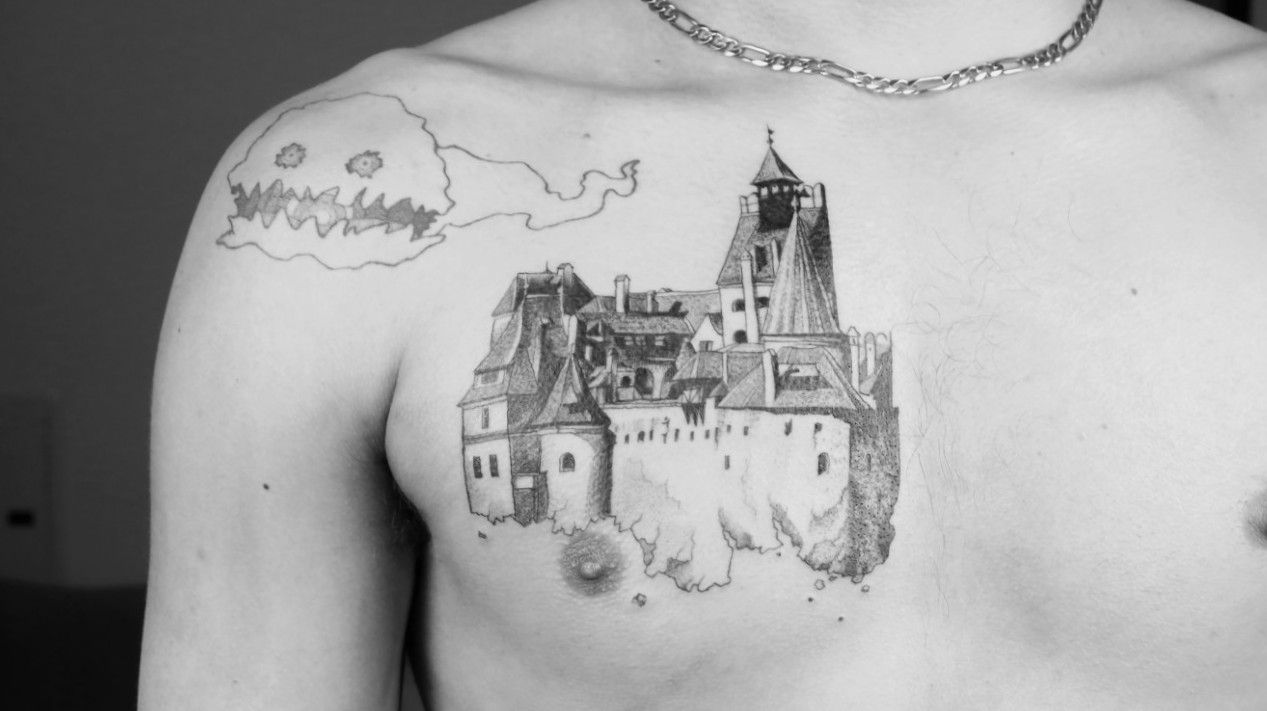 This but with Draculas castle from Castlevania sotn   Tatuaje de  castillo Tatuaje de flores realistas Ilustraciones de tatuaje