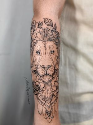 Ana Maturana’s tattoo Lion sleeve 🦁 detail