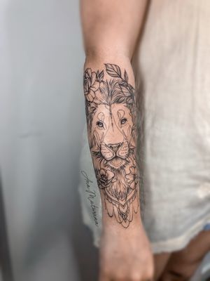 Ana Maturana’s tattoo Lion sleeve 🦁