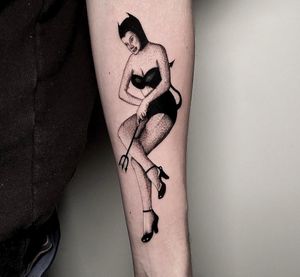 Fineline pin up girl
