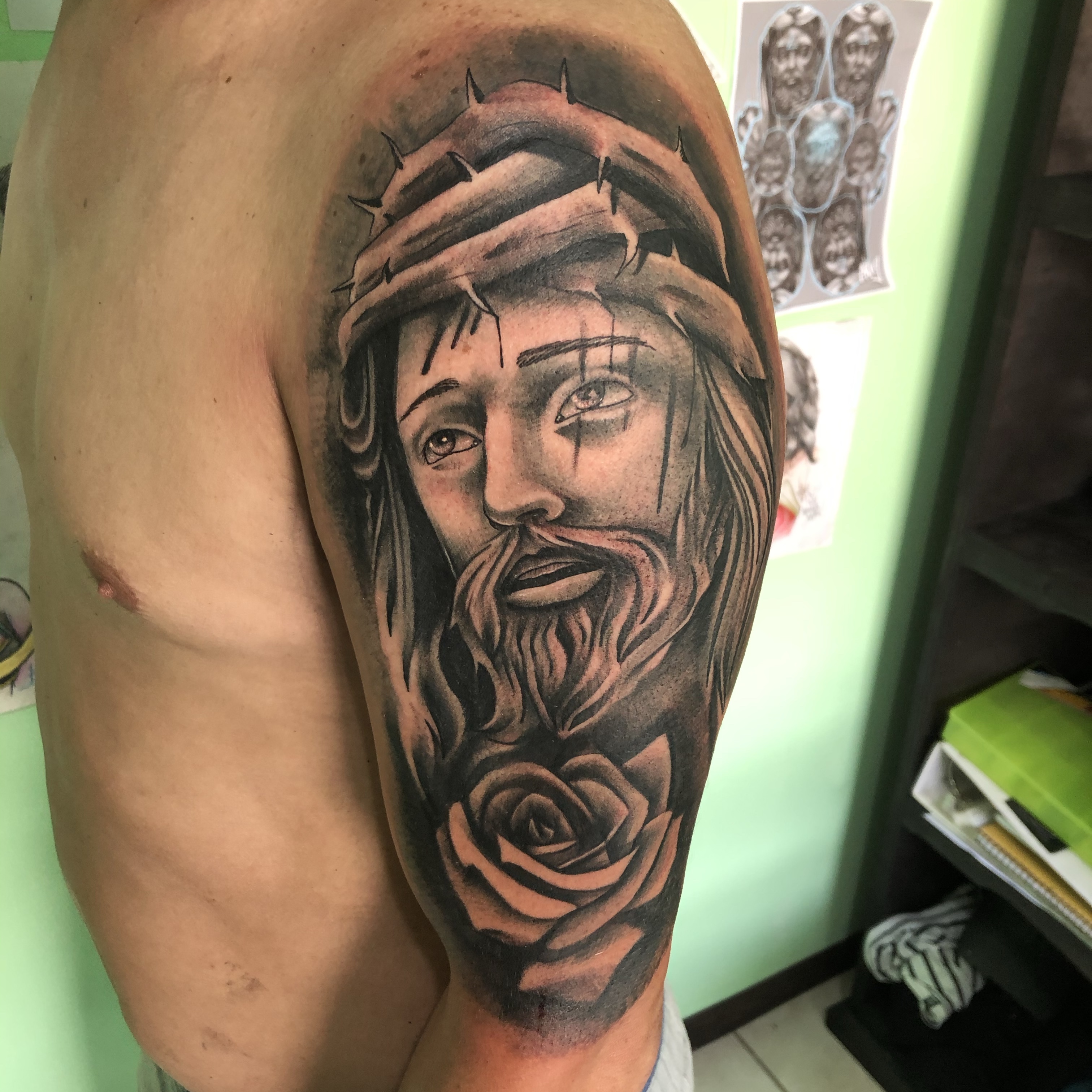 Tattoo uploaded by Eddy Cordero • Representación de Jesús Nazareno ??  Gracias por la confianza bro #tattoo #catolictattoo #fate #jesus  #jesustattoo • Tattoodo