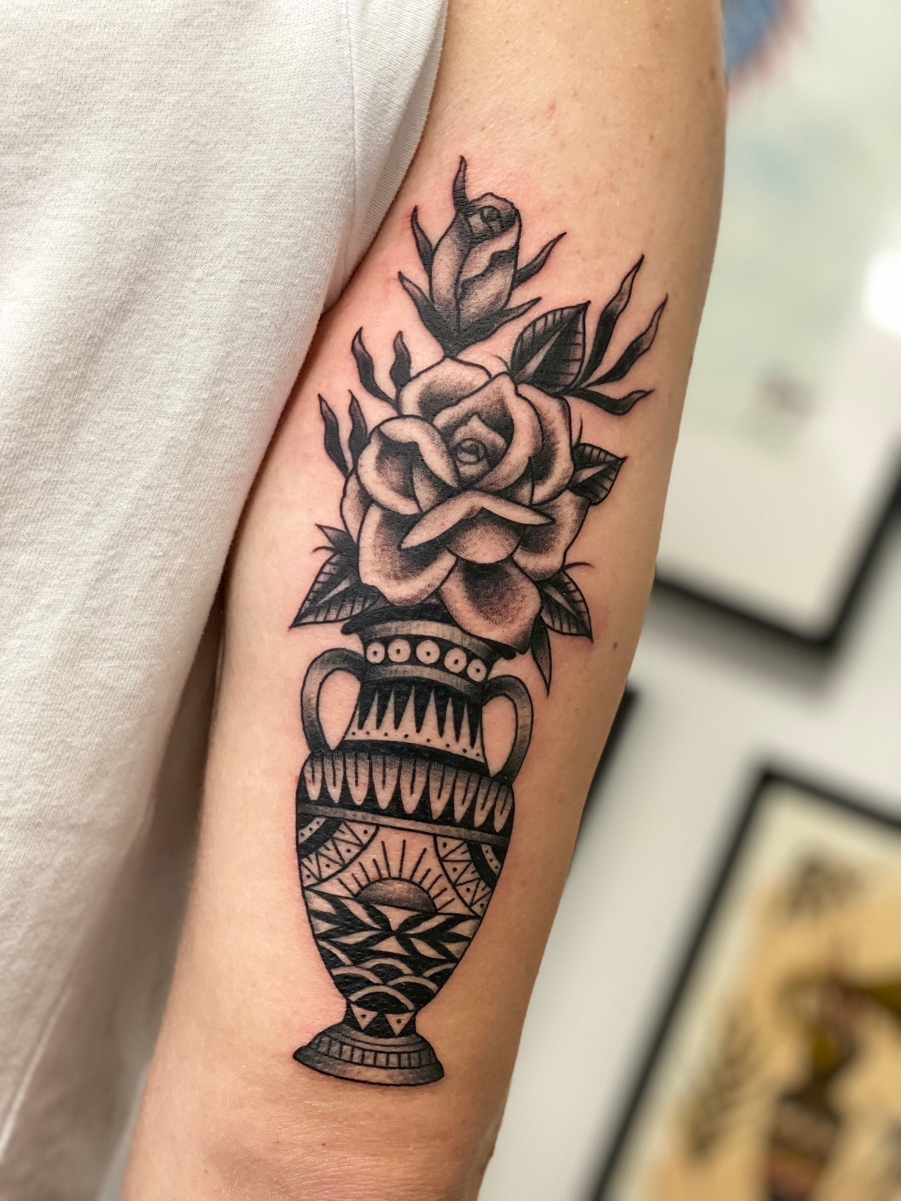 Traditional flower vase tattoo by Mike Nofuck  Tattoogridnet