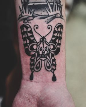 Traditional deaths-head moth tattoo done by Lachie Grenfell....@lachiegrenfell....#melbourne #melbournetattoo #melbournetattooartist #melbournetattooist #melbournetattooshop #traditionaltattoo #traditionalart #blackworktattoo #blacktraditional #traditionaltattoos #boldwillhold #traditionalkings #wristtattoo #supportsmallbusiness #supportlocalartists #northmelbourne #vicmarkettattoo #blacktraditionalink