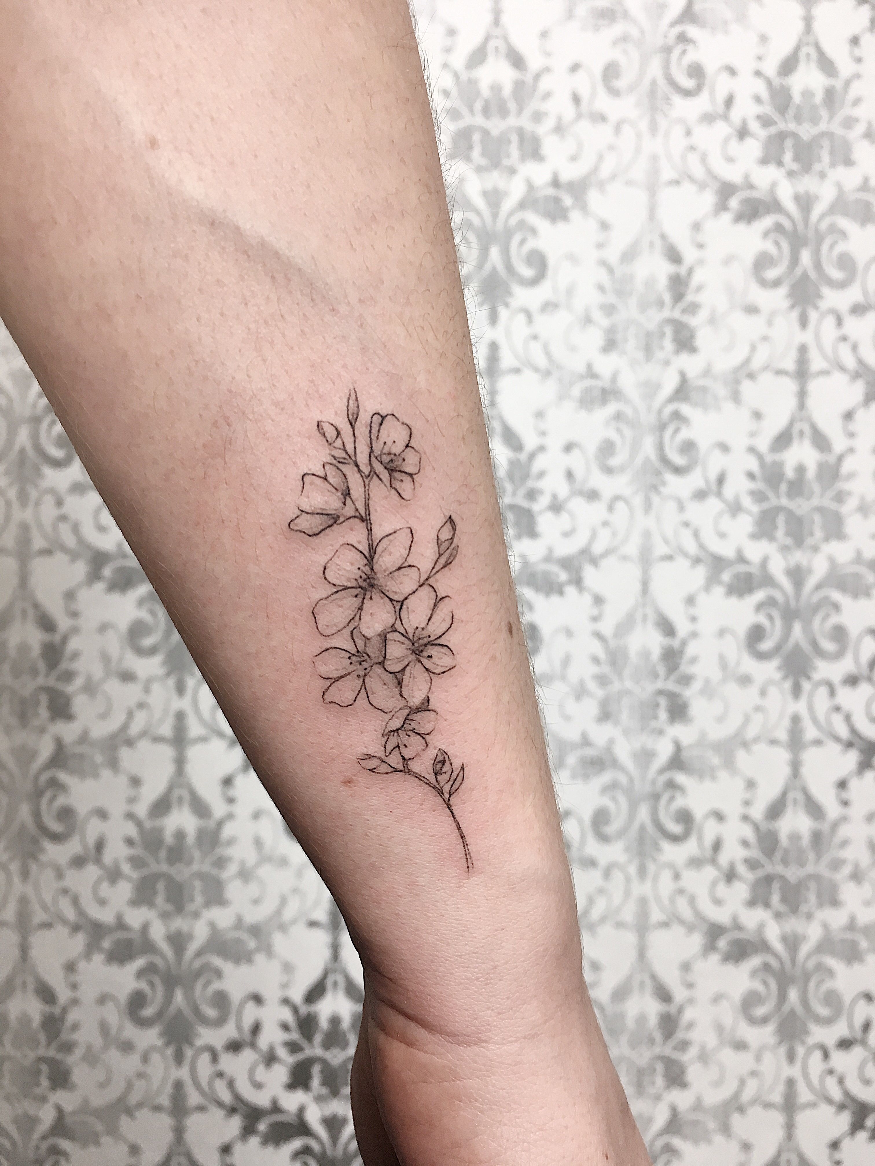  Short Description of Meaning and Types of Flower Tattoos 