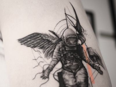 🔘• C r e a t o r • 🔶 . @torocsikartroom . . #tattooed #tattoo #inked #inkedmag #tattooedmag #art #artist #tattooist #tattooartist #budapest #bp #budapestattoo #bdfcknpst #budapesthungary #daily #dailytattoo #tattoodesign #astronaut #astronautatattoo #creator #geometrictattoo #geometric #fineline #finelinemag #blackwork #microtattoo #microrealism #finelinetattoo 
