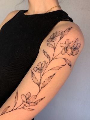 🥀 #flowertattoo #naturetattoo #botanicaltattoo #flower #nature #sleavetattoo #kyivtattoo #barcelonatattoo #paristattoo #berlintattoo #floral #leavestattoo #tattooidea 