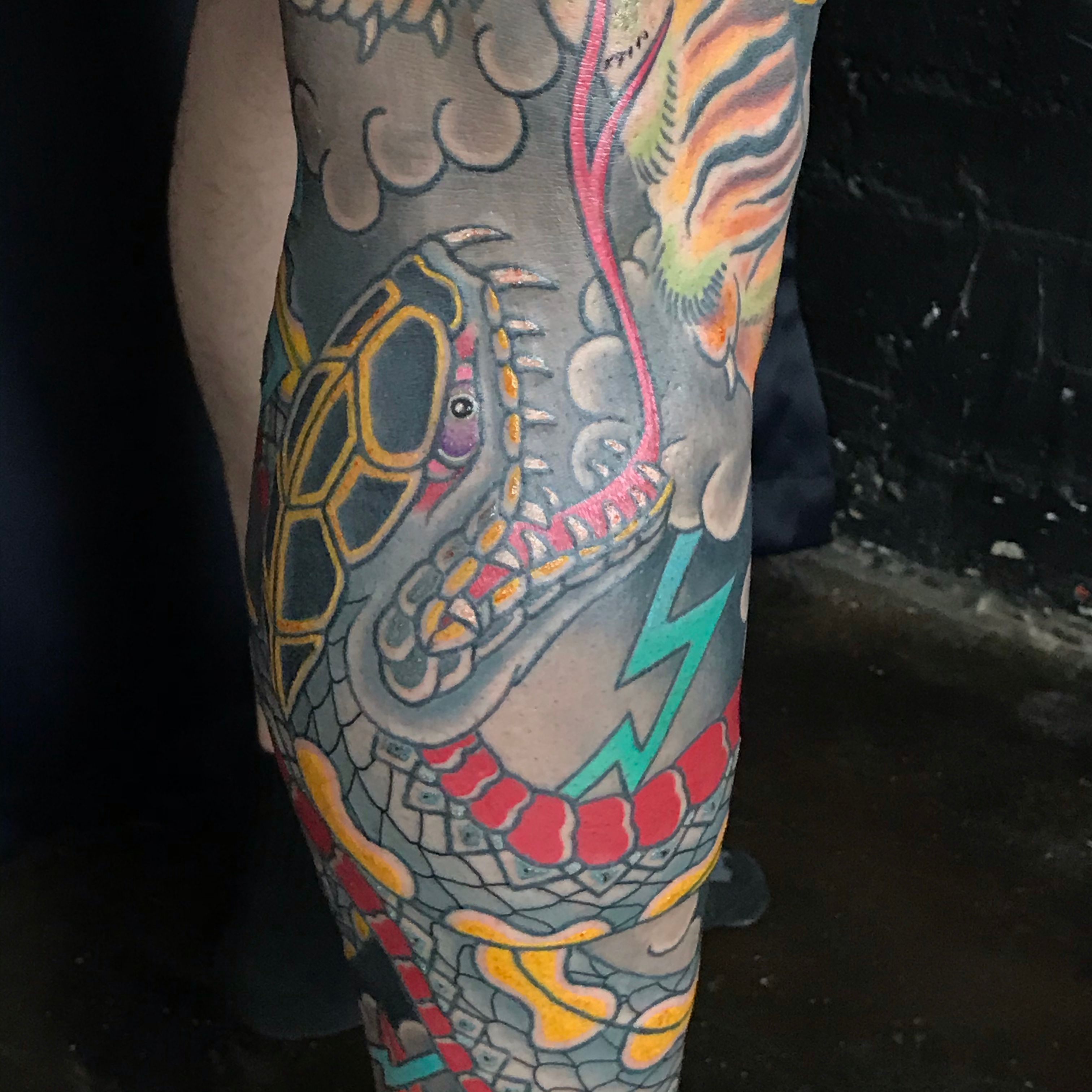 HALF LEG SLEEVE ONE SITTING Today we did a Greek theme leg tattoo half leg  tattooed in 10 hours. My client from Germany was amazing he did not move.  By