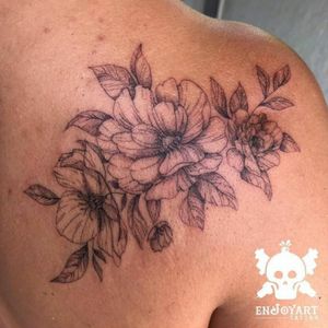 Flores de linea fina para mas tattoo sigueme en @enjoyartattoo