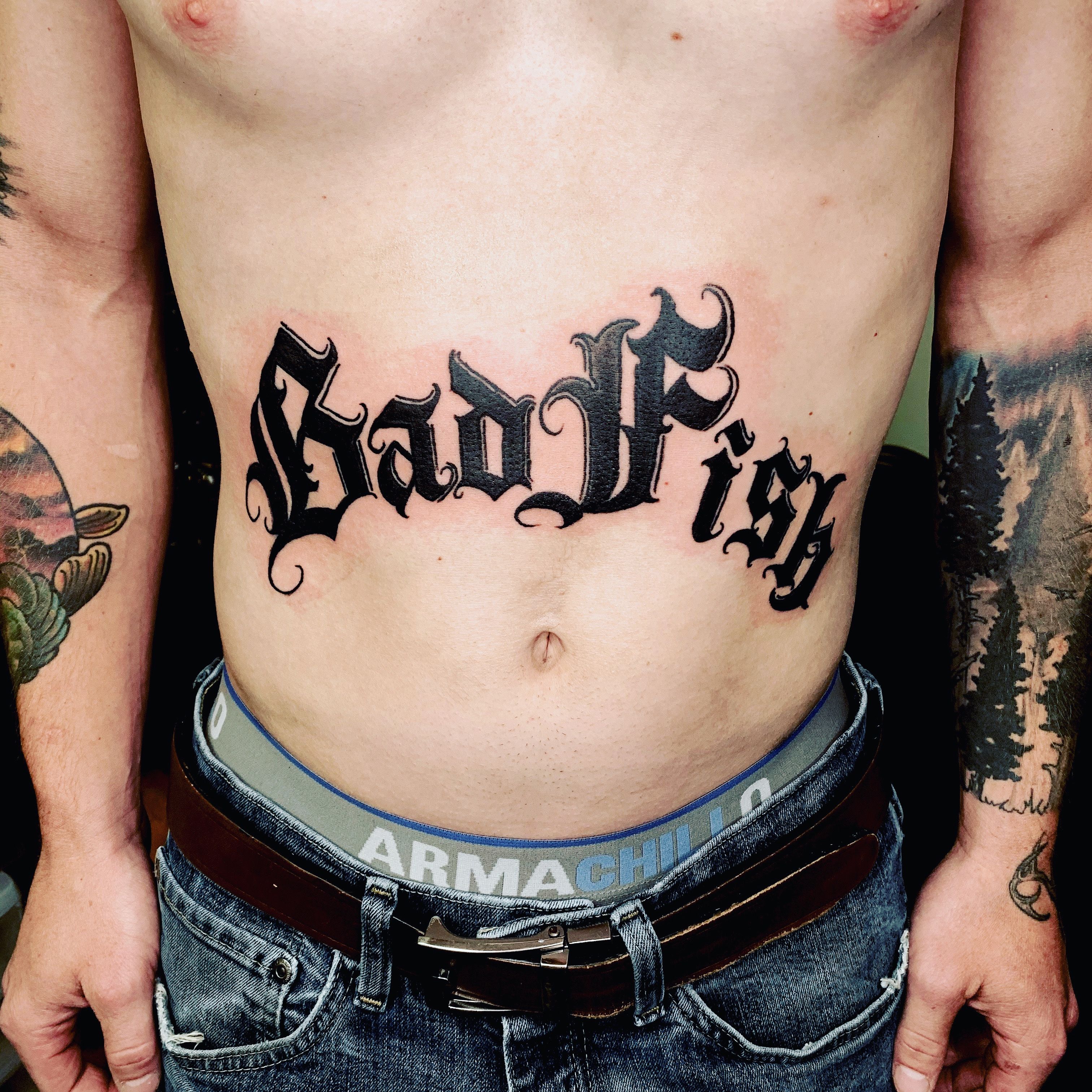 DESTROYA LOGAGE  fun walkin gangsta belly rocker tattoo 