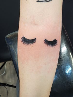Eyelashes tattoo