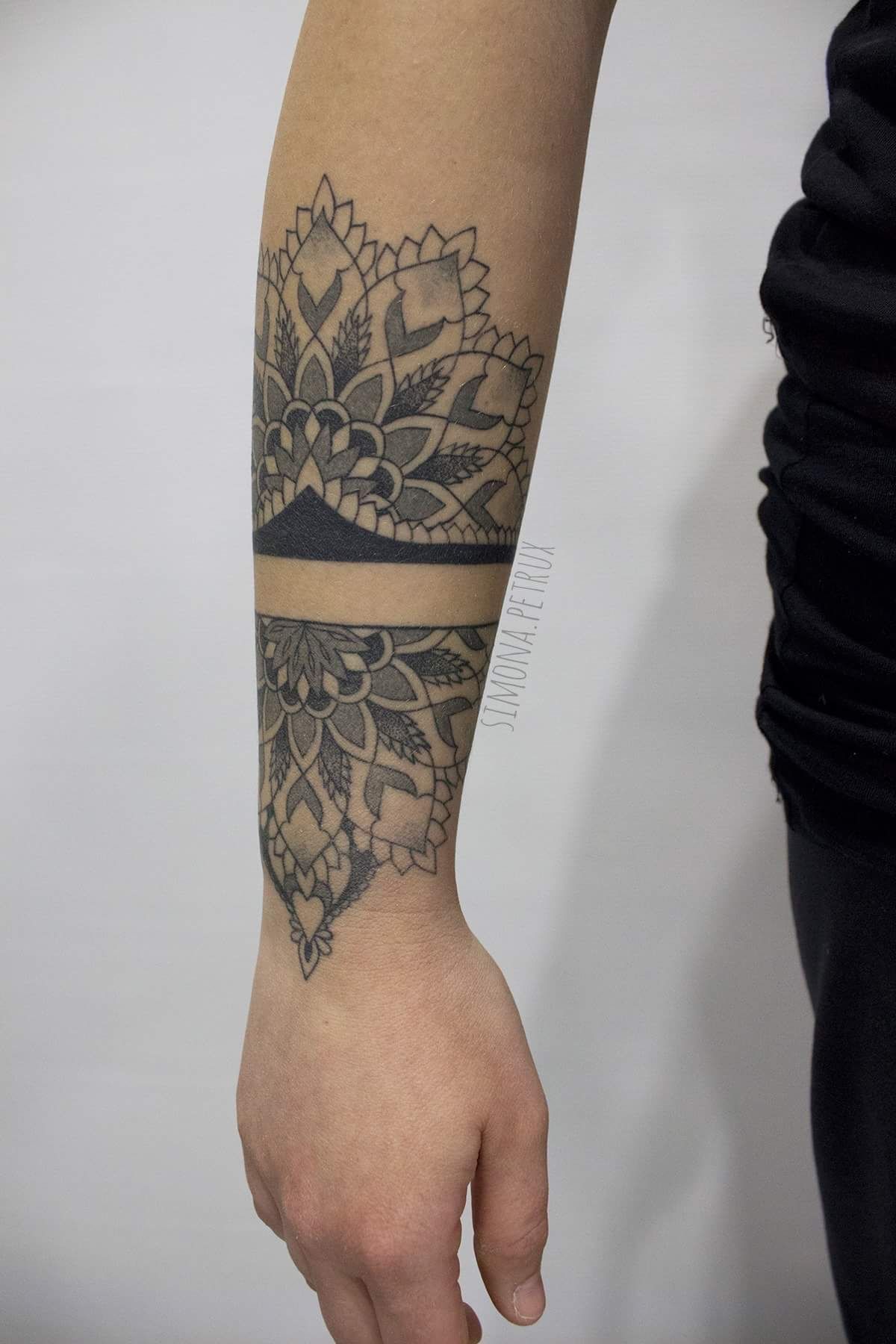 Cool armband tattoo ideas for your next tattoo