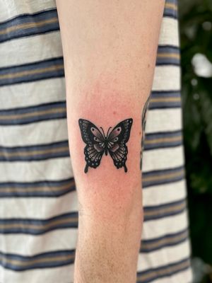 Walk-in butterfly. Can do a similar design by request 🦋 
