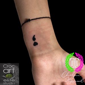 Semicolon. ❤️ #tattoo #semicolon #semicolontattoo #keepgoing #survivor #mentalheath #mentalheathtattoo #smalltattoo #tinytattoo