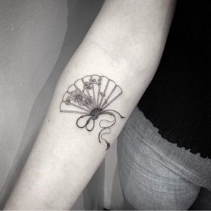 Korean fan mini tattoo #yuzutattoo #fantattoo #koreanfantattoo#japanesefantattoo#flowerfantattoo