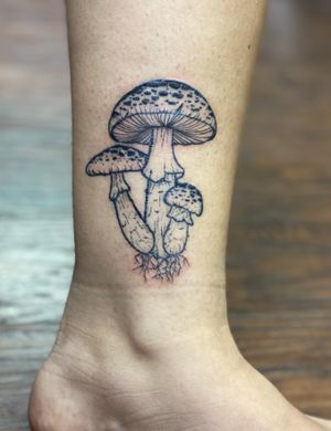 Mushrooms on myself, shading to be added later 