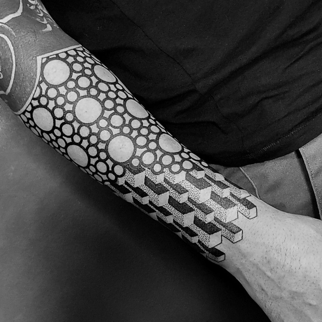 Honeycomb pattern – Portfolio of A Montreal Tattoo Artist