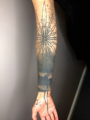 Cover up from shitty parts and add some drips here and splashes there, a brocken mandala and weird effects.-All healed -
