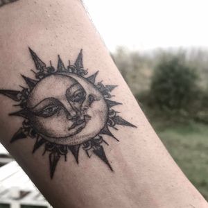 Tattoo uploaded by @halilcanderiyuzer • Sun and moon tattoo #sunandmoon  #moon #sun #wicca #spiritual • Tattoodo