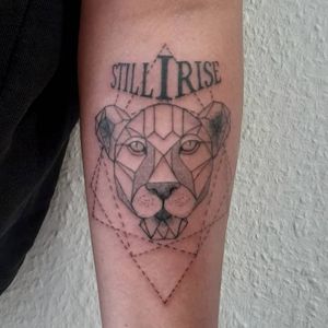 Still I rise - Geometric lioness