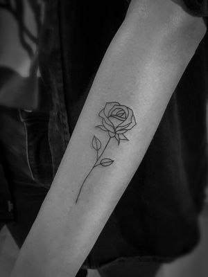 • Fineline rose tattoo •#finelinetattoo #rosetattoo 