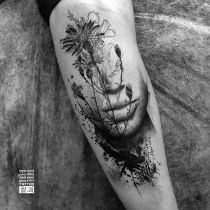 "Dark Spring" - Приховування шраму на нозі. - #тату #цветы #квіти #trigram #tattoo #flowers #inkedsense 