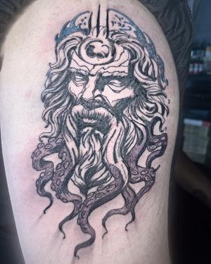 instagram: shortparadise.tattoos 🧚🏼‍♀️⭐️ #Poseidon #poseidontattoo #statue 