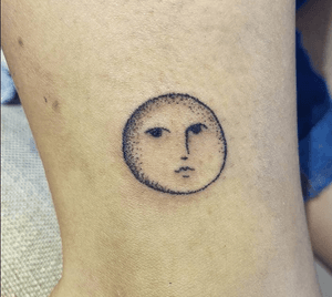 The moon @tatuajji #tatuajji #luna #lune #moon #fullmoon #plainelune #lunallena