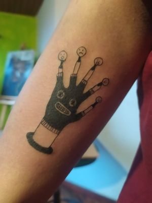 Polly Nor's hand tattoo cover for Luisa 