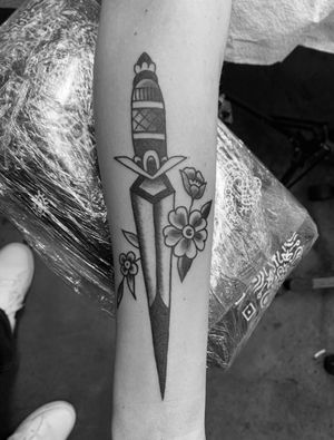 My favorite tattoo currently 🖤 traditional dagger done by Jeremiah