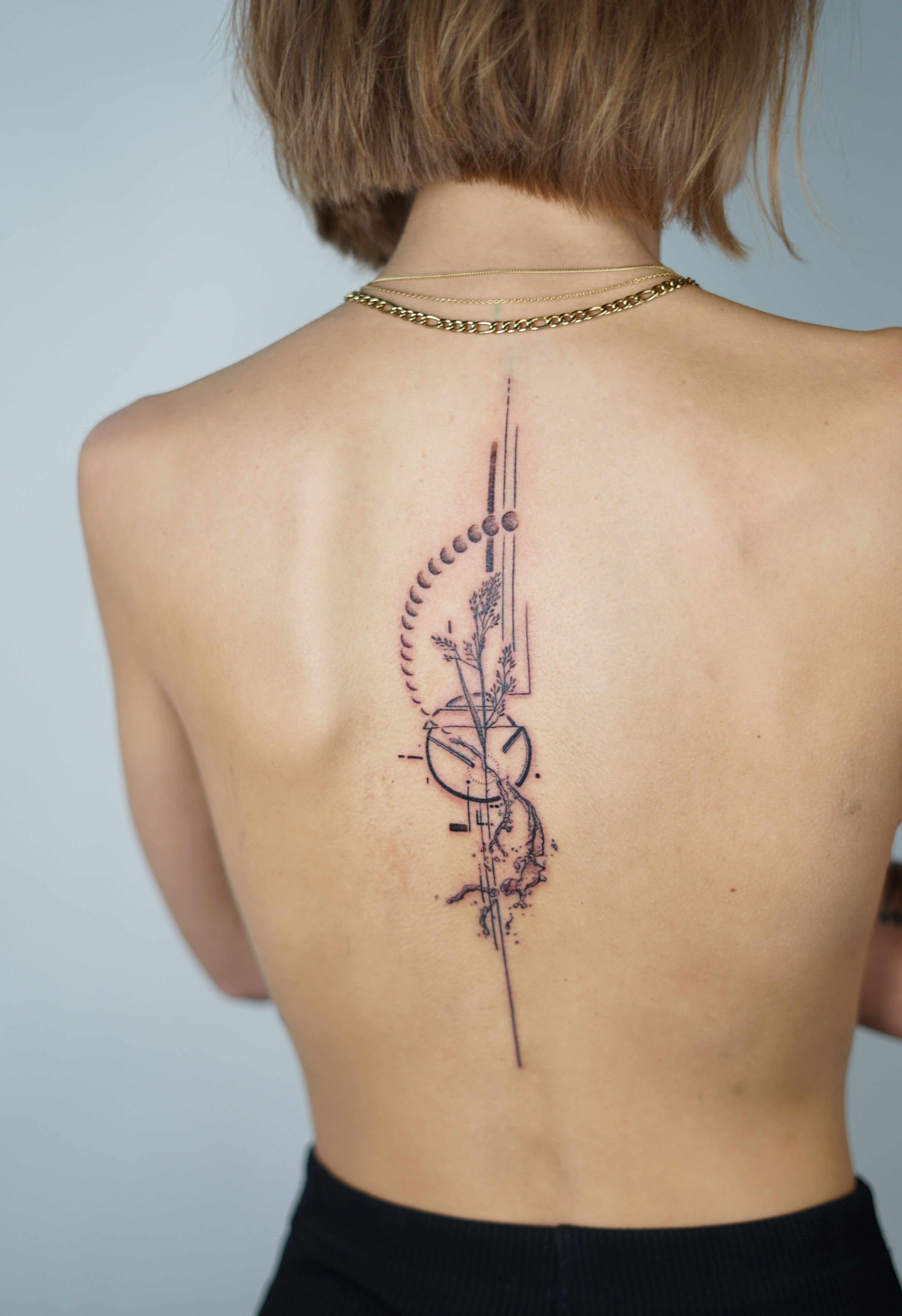 25 Baddie Womens Feminine Spine Tattoos With Meanings