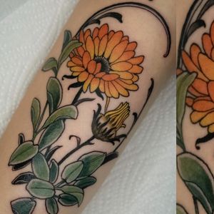 calendula tattoo by Mathilde 