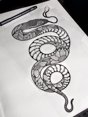 Snake/Flowers. 🌑#blacktattoos