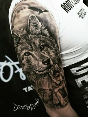 Familia de lobos 🐺 ❤-Diseño personalizado 2 sesiones , 2 días , 10 horas Citas disponibles 📩 TunjaWhatsApp  311 293 93 61 ✅••#realism #realismtattoo #lobo #tattoo #animals #relistictattoo #tunja #DonovanTattoos #tunjatattoo #tatuajes #tattooartist