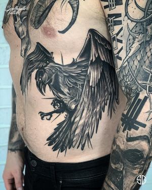 • Raven • custom blackwork piece by our resident @o.s.c.r.tttst for @viktor_hook Bookings/Info: 👉🏻@southgatetattoo • • • #raven #tattoo #crowtattoo #southgatetattoo #sgtattoo #southgate #londontattoo #londontattooartist #blackworktattoo #customtattoo #blackraven #torsotattoo 