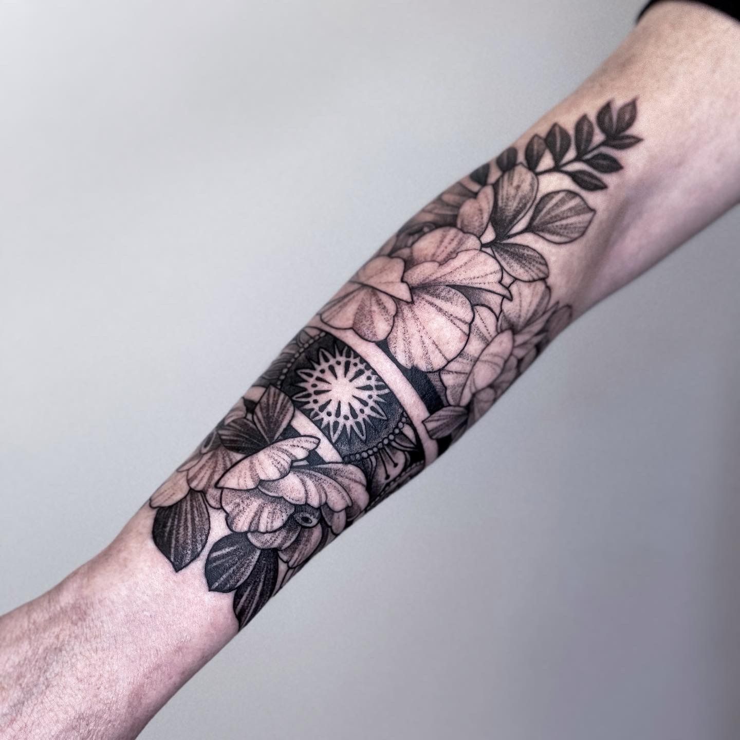 Roses pearls mandala tattoo design references created by tattoo artist –  TattooDesignStock