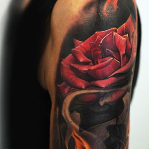 Black'n'grey + color burning rose