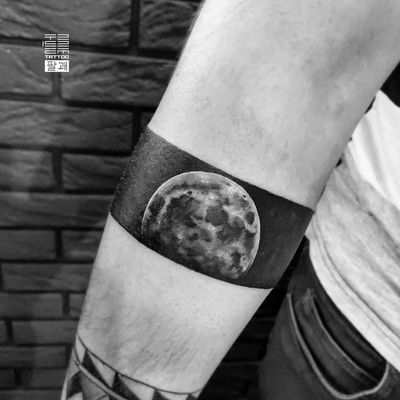 "...Moon" - І ще один браслет (незначне перекриття) - #тату #луна #браслет #trigram #tattoo #moon #bracelet #inkedsense 