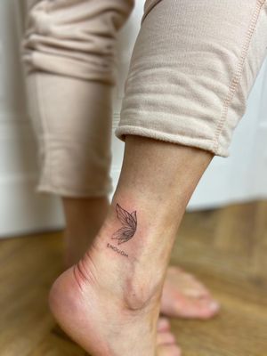 Singleneedle Butterfly and letteringInstagram: maniacs.tattoos