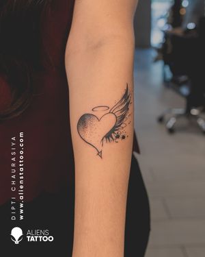 Checkout the customised tattoo by Dipti Chaurasiya at Aliens Tattoo India.
If you wish to get this tattoo visit our website- www.alienstattoo.com