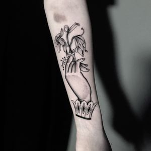 #totemica #buioOmega #tunguska #black #hand #dead #dried #flowers #tattoo #originalsintattooshop #verona #italy #blackclaw #blacktattooart #tattoolifemagazine #tattoodo