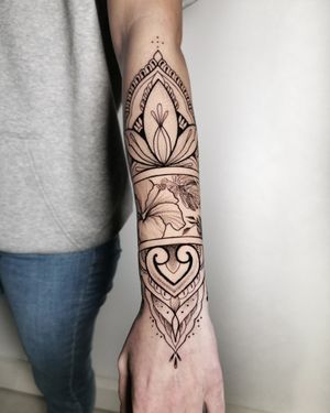 Ornamental/Botanical Armpiece Tattoo