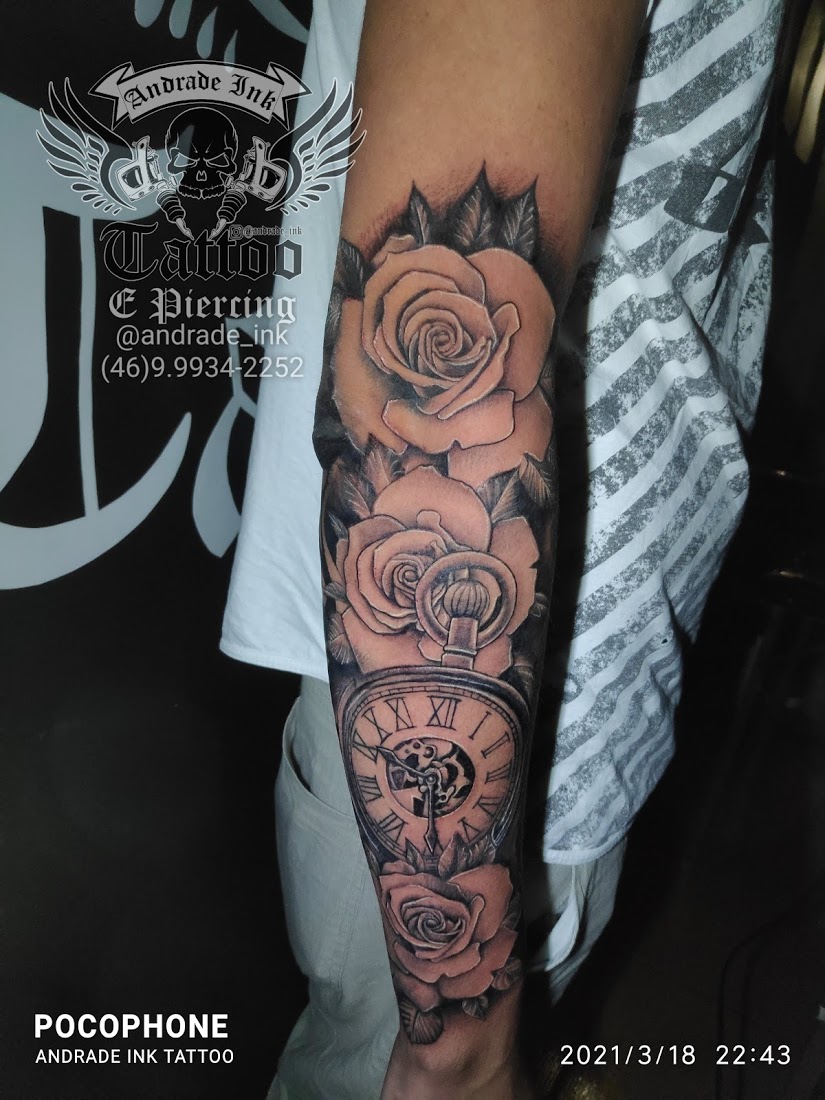 Tattoo uploaded by Andrade Ink Tattoo e Piercing • Tatuagem de rosa na mão  #rose #rosetattoo #hand #handtattoo • Tattoodo