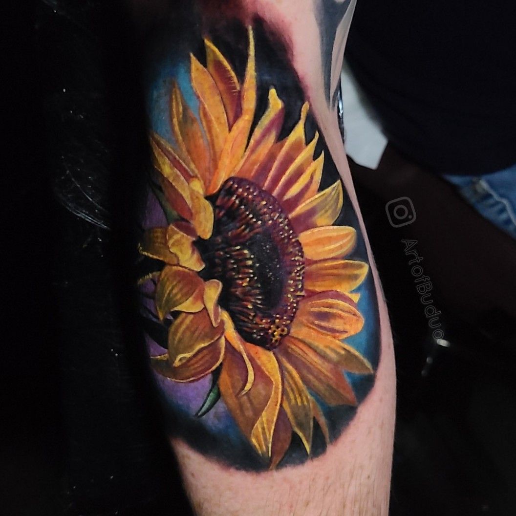 Sunflower tattoos 15 stunning tattoo designs for inspiration   Онлайн  блог о тату IdeasTattoo