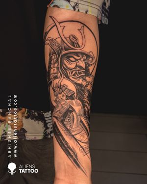 Noble fighters deserve to show off their  brute force with style, Checkout this amazing warrior tattoo by Abhishek Panchal at Aliens Tattoo India.
If you wish to get ink this amazing tattoo visit www.alienstattoo.com