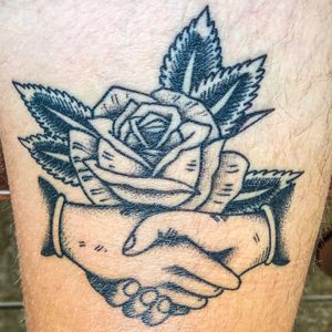 Handshake - old shcool trad🤝🌹Tattoo artist: Karl FinleyLocation: Montreal Studio: Mortem tattoo
