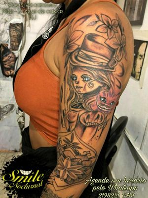 Alice in Worndeland Alice no país das maravilhas Tattoo feminina Braço fechado feminino 𝕾𝖒𝖎𝖑𝖊 𝕭𝖗𝖚𝖏𝖔 𝕹𝖔𝖙𝖚𝖗𝖓𝖔 Modificador corporal Venha e agende sua consulta pelo Whatsapp https://wa.me/5521982210781 Body mod Bodymodification 
