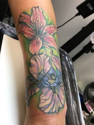 Flowers cover up tattoo 