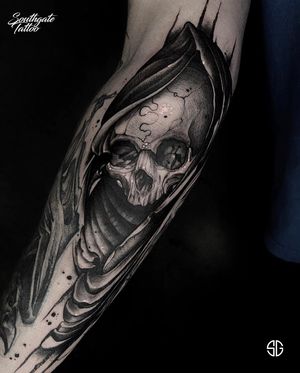 • Grim Reaper • custom blackwork piece by our resident @o.s.c.r.tttst Books/Info: 👉🏻@southgatetattoo •••#grimreaper #blackworkers #blackwork #southgatetattoo #sgtattoo #customtattoo #blackworktattoo #londontattoostudio #darktattoo #onlythedarkest #darkest #tattoo