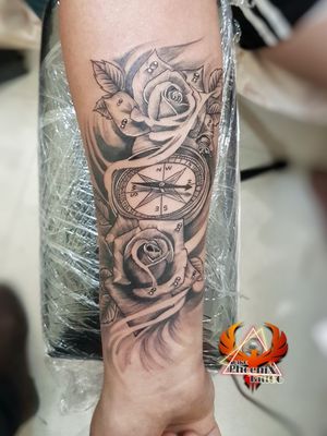 Compass tattoo represents find your way out of the dark, and that you’re capable of navigating any situation you put yourself into.Roses Tattoo expresses promise, hope, and new beginnings.#rosetattoo #compasstattoo #3dtattoo #realismtattoo #realism #realistic #tattoo #tattoodesign #menstattoo #boystattoo #girlstattoo #beauty #forearmtattoo #inkedgirls #inkedboy #wristtattoo #smalltattoos #bigwork #freehandtattoo #hygiene #tattooathome #tattoooftheyear #tattooblogger #tattoochandigarh #tattoodo #tattoomagazine #magazinecover #besttattoo #shadingtattoo #waterdrops